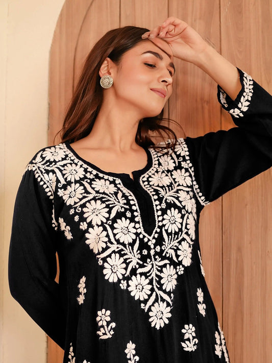Black Solid Round Neck Chikankari Pure Cotton Straight Kurti